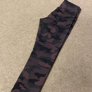 NWOT Wunder Under 21’ leggings